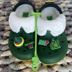 CROCS Buddy the Elf Movie NWT - W7/M5